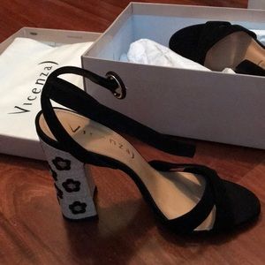 VICENZA Flower Spotted Heels